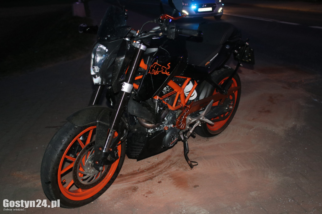 Zderzenie motocykla i ciągnika rolniczego w Gostyniu