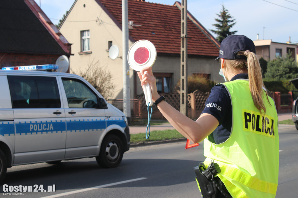 Zderzenie dostawczaków na ul. Poznańskiej w Gostyniu