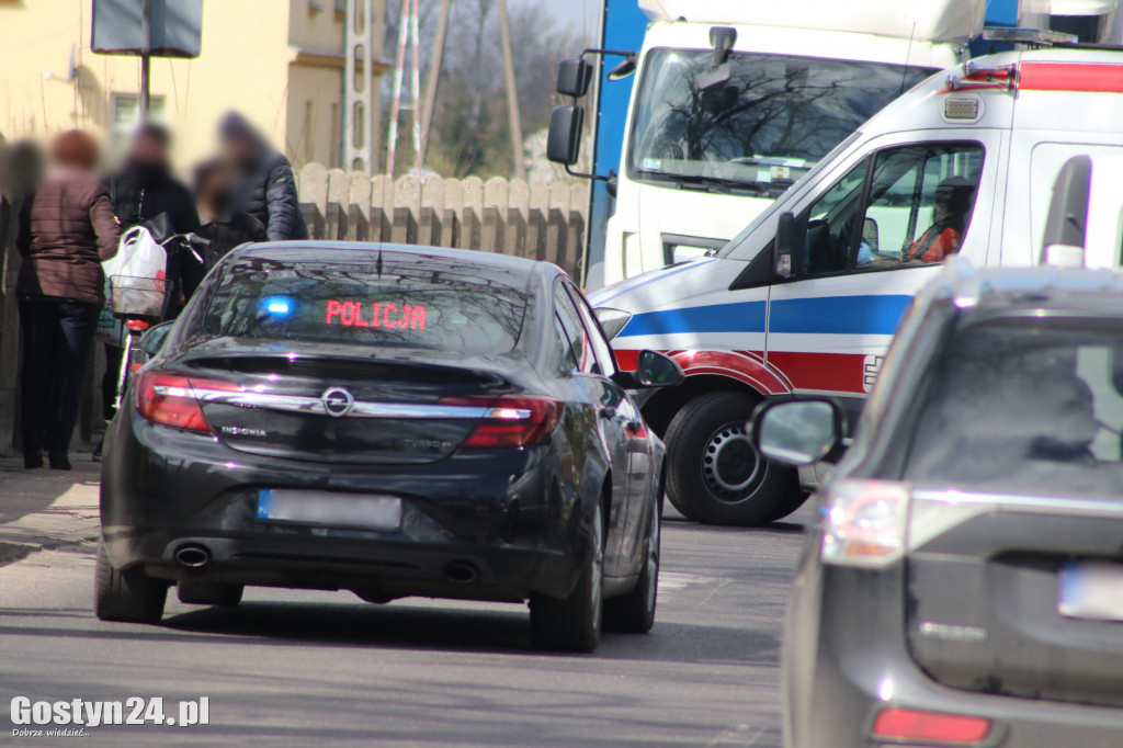 Wypadek na ul. Dworcowej w Poniecu