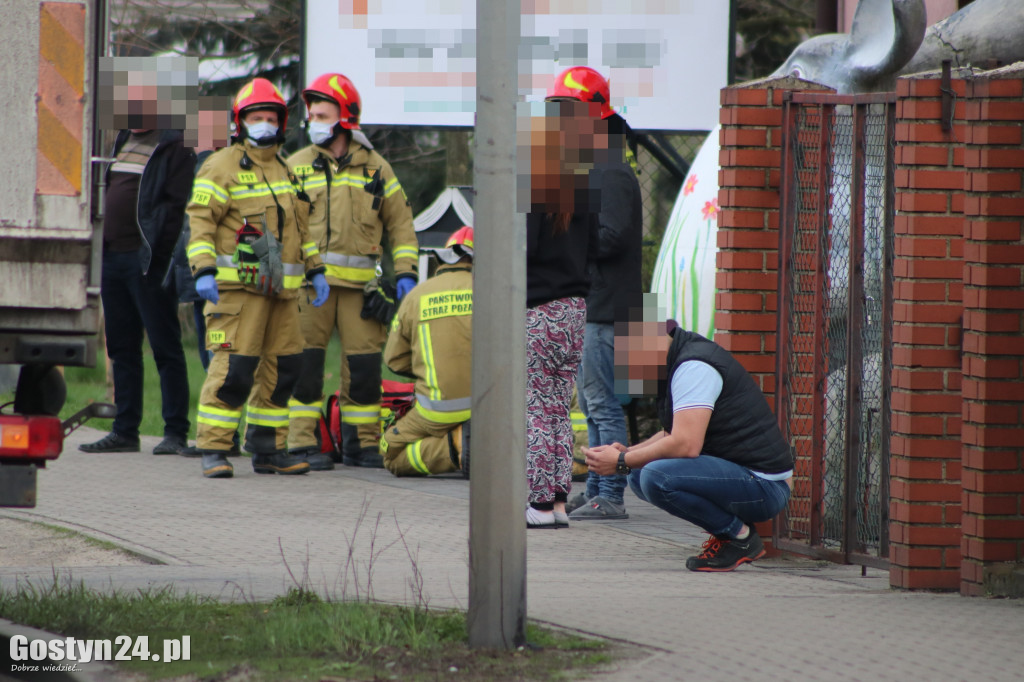 Zderzenie ciężarówki i osobówki na ul. Jana Pawła II w Gostyniu