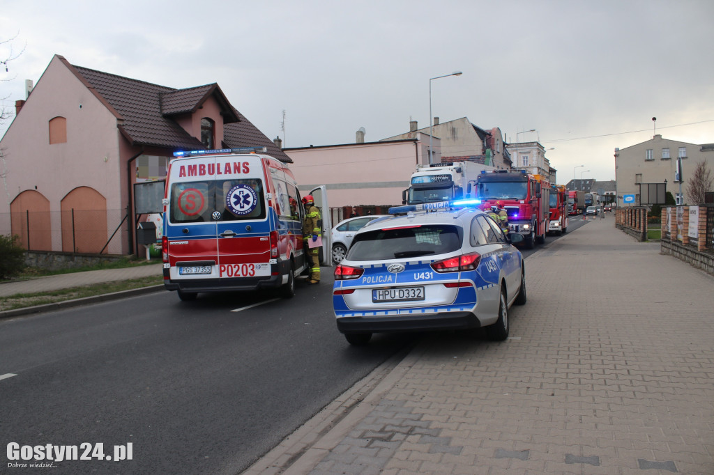 Zderzenie ciężarówki i osobówki na ul. Jana Pawła II w Gostyniu