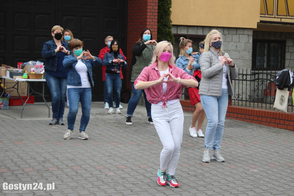 Flash mob i kiermasz dla Marty w Borku Wlkp.