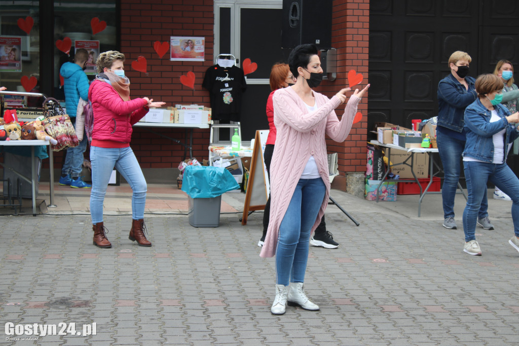 Flash mob i kiermasz dla Marty w Borku Wlkp.