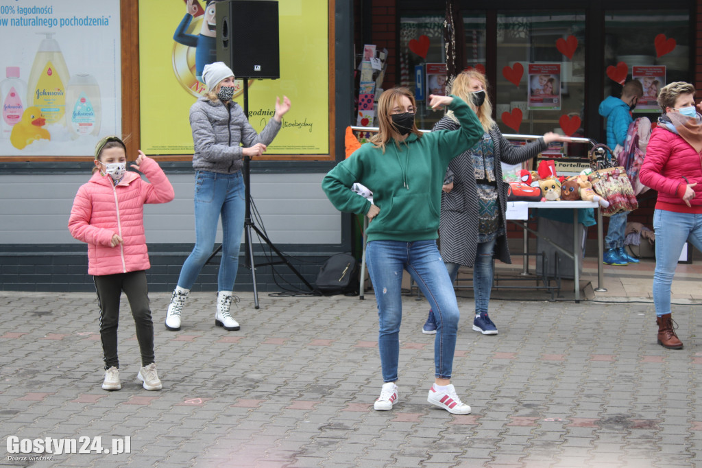 Flash mob i kiermasz dla Marty w Borku Wlkp.