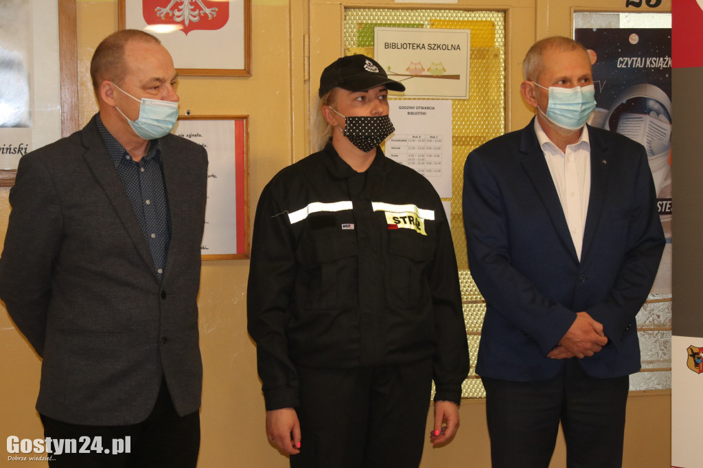 Przekazanie sprzęto szkoleniowego dla SP Poniec i jednostki OSP