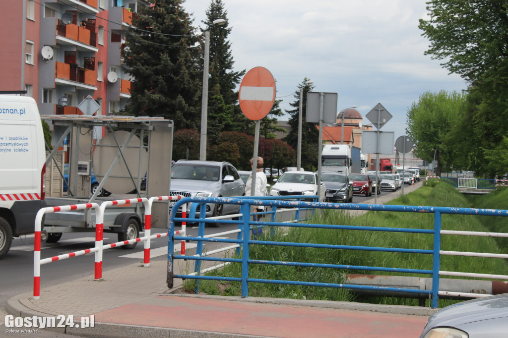Zdarzenie drogowe na ul. Mostowej w Gostyniu