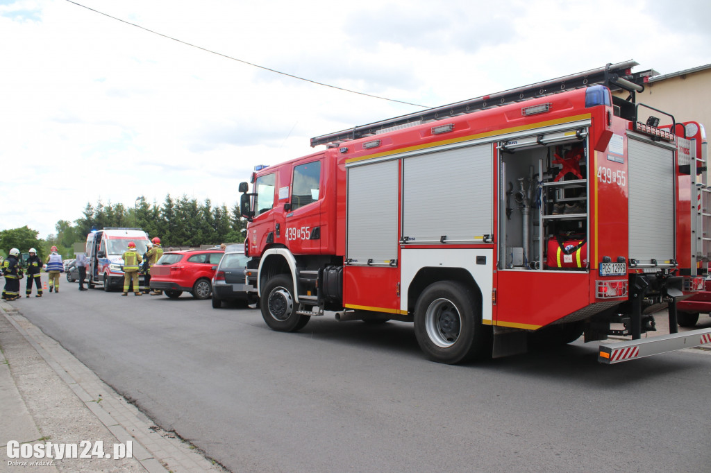 Kolizja dwóch samochodów - forda i volkswagena