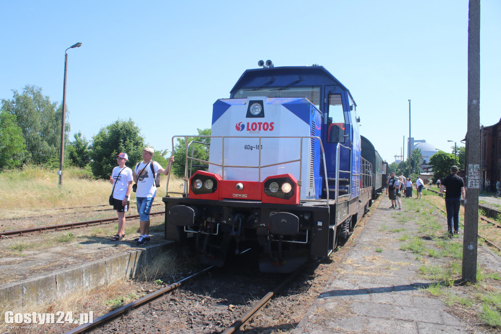 Pociąg z zabytkowymi wagonami w Gostyniu