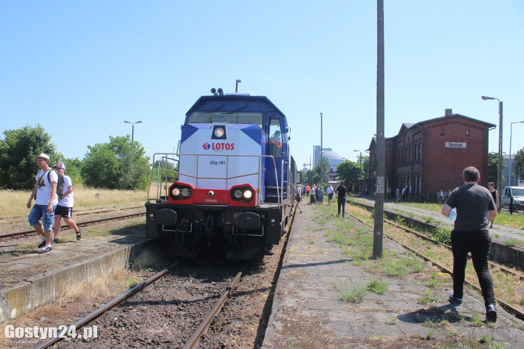 Pociąg z zabytkowymi wagonami w Gostyniu