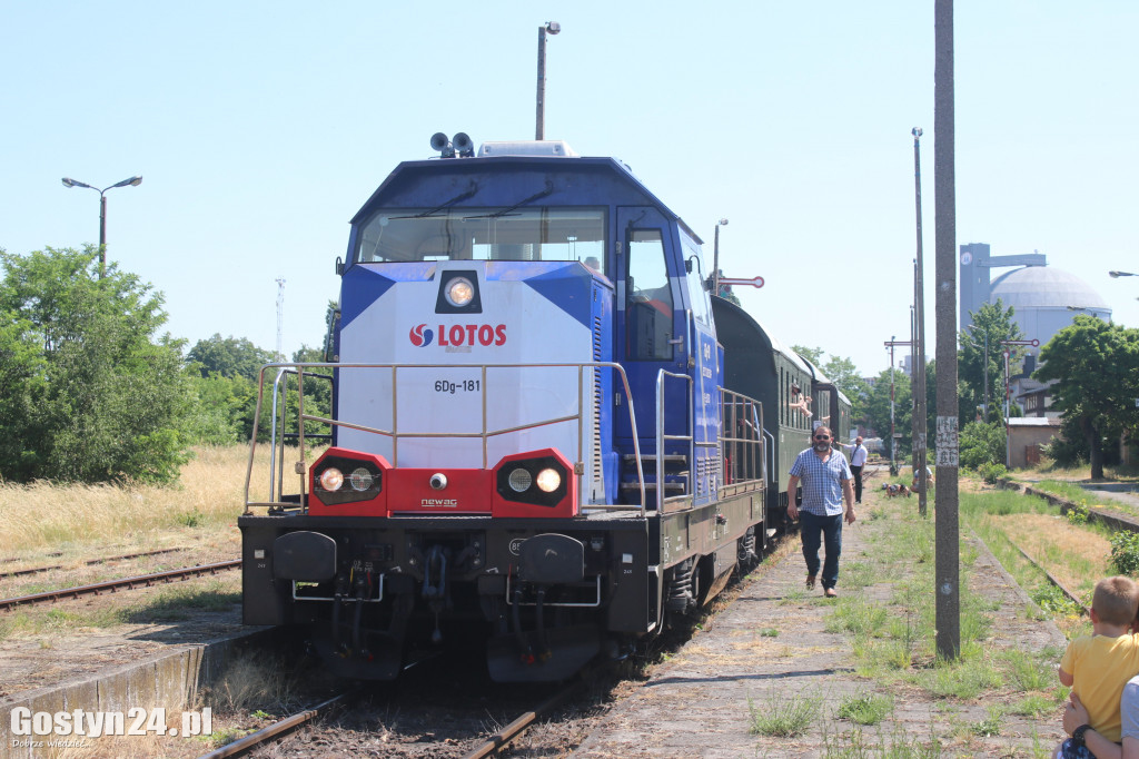 Pociąg z zabytkowymi wagonami w Gostyniu