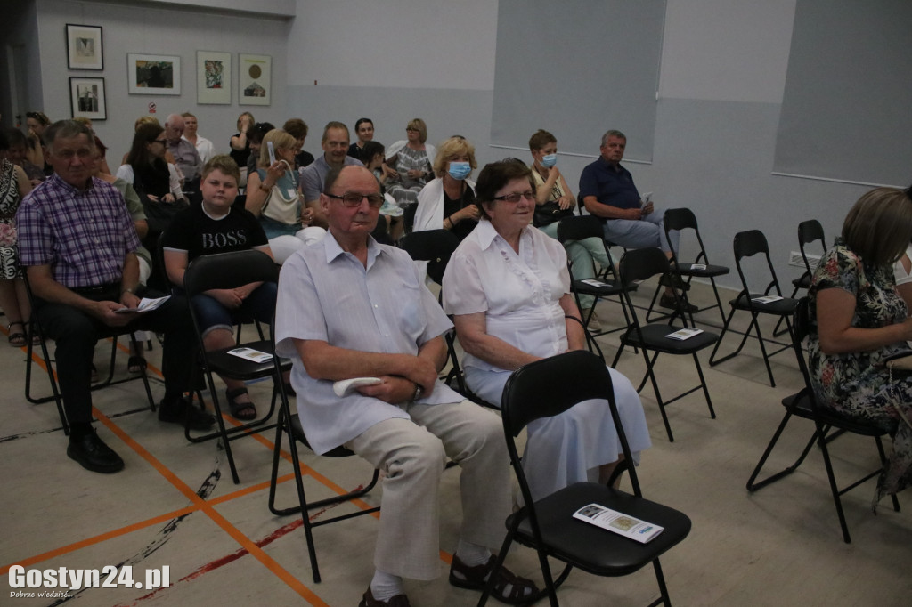 Wystawa Podobieństwa i Różnice w GOKSiAL w Pępowie