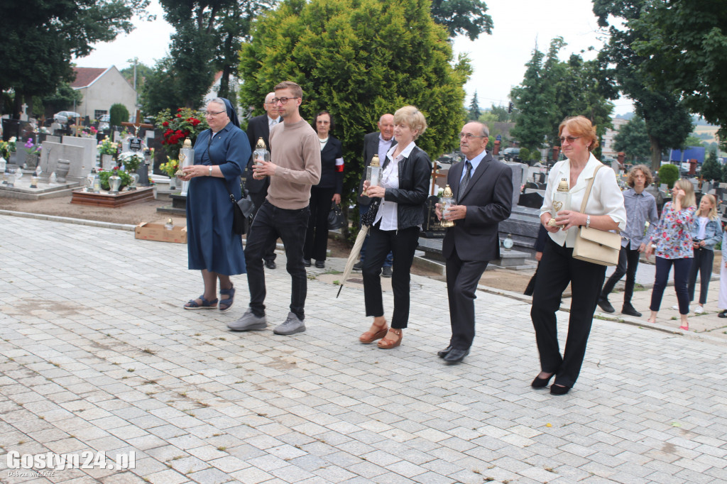 Hołd złożony czarnolegionstom na cmentarzu w Gostyniu
