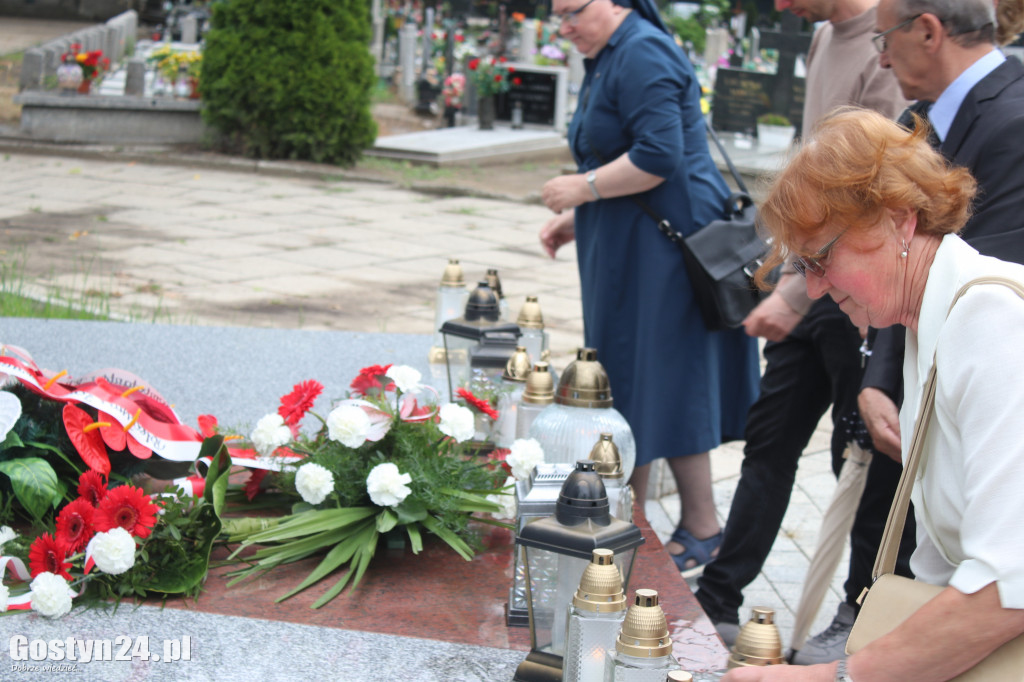 Hołd złożony czarnolegionstom na cmentarzu w Gostyniu