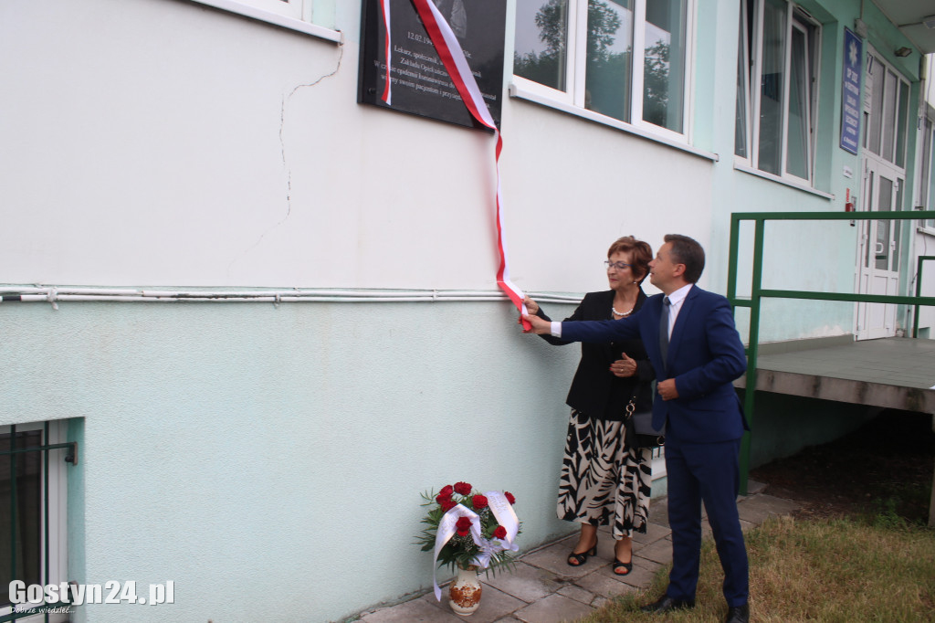 Odsłonięcie tablicy upamiętniającej dr Głuszaka