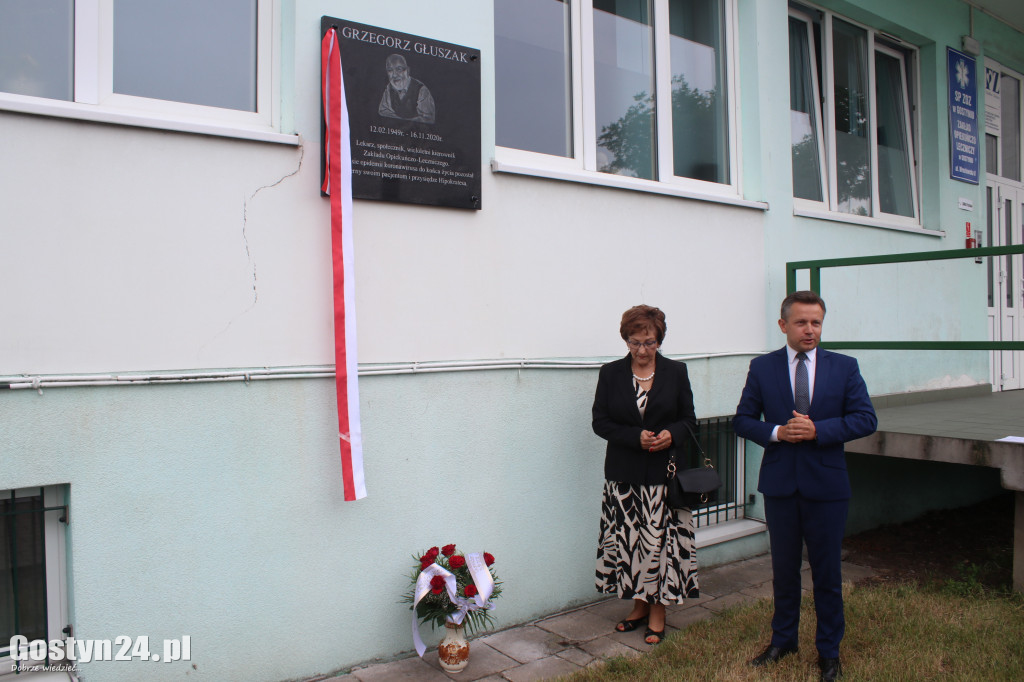 Odsłonięcie tablicy upamiętniającej dr Głuszaka