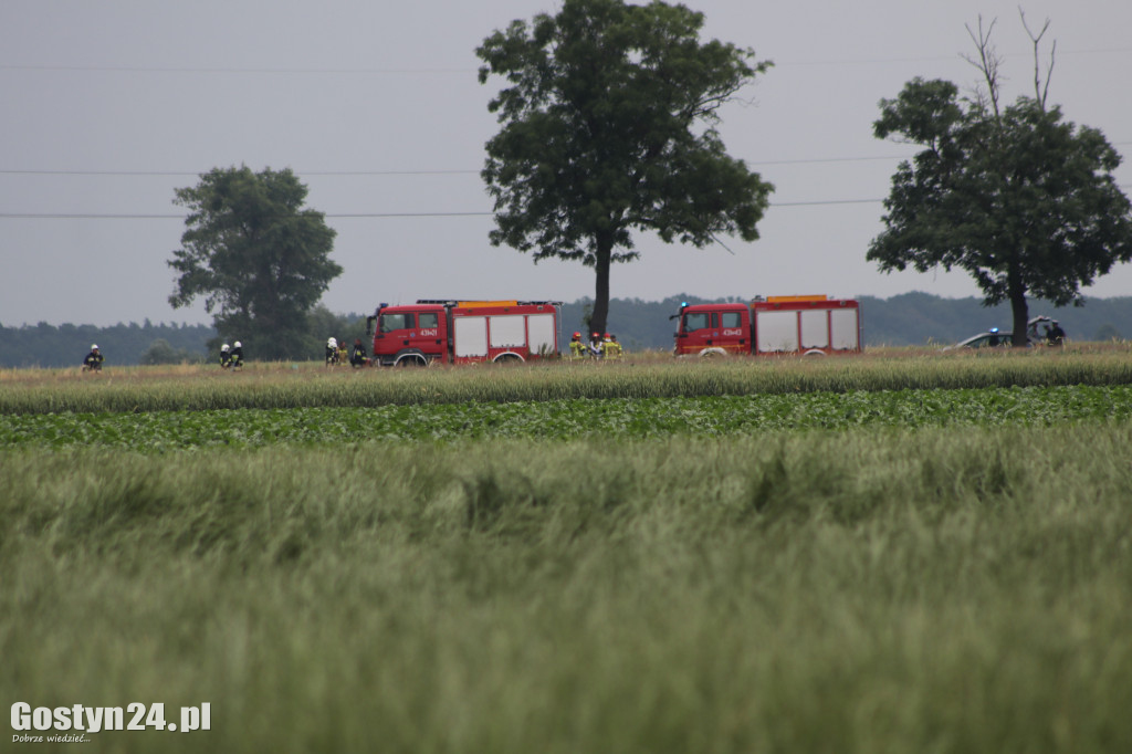 Auto wjechało do rowu w okolicach Taniecznicy
