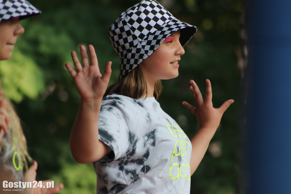 Wituś Dance Challenge w parku miejskim