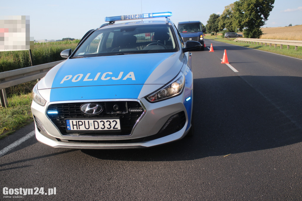 Zderzenie Mercedesa i ciągnika na DW 434