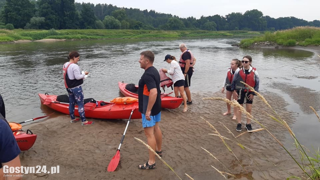 Wakacyjny Spływ Kajakowy organizowany przez OSiR Poniec