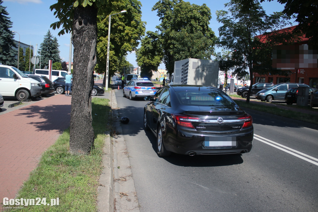 Zderzenie skutera i osobówki na ul. Poznańskiej