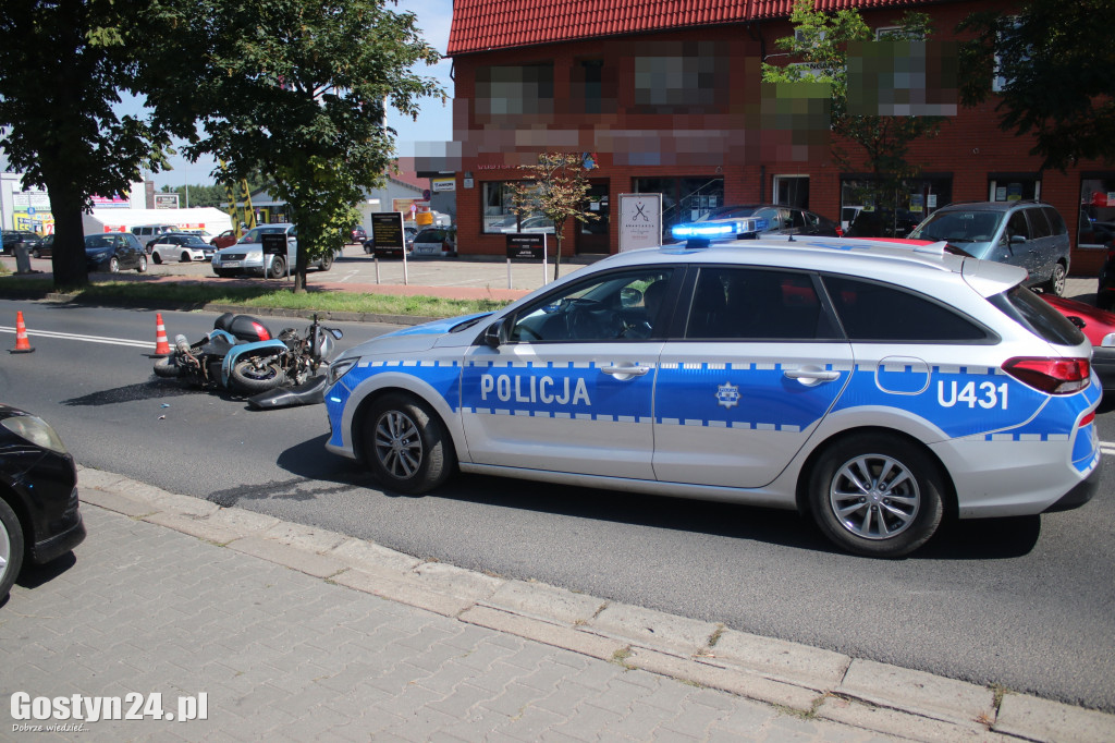 Zderzenie skutera i osobówki na ul. Poznańskiej
