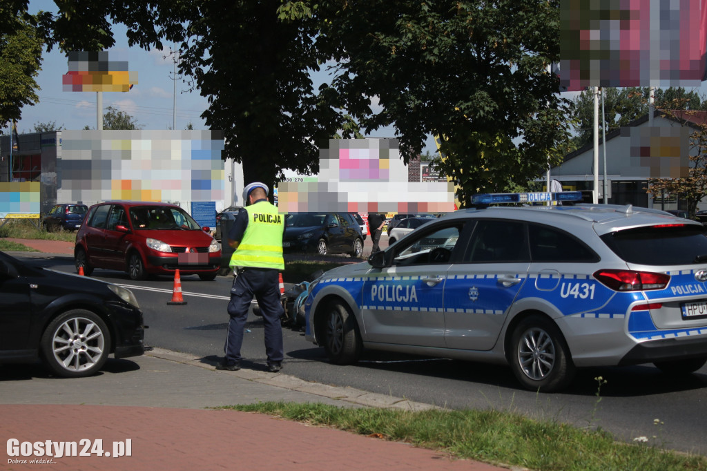 Zderzenie skutera i osobówki na ul. Poznańskiej