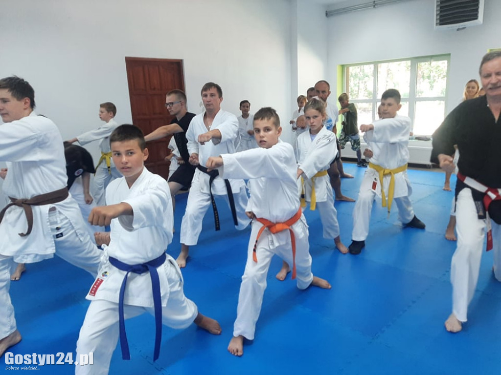 Karatecy na obozie w Ośrodku Szkolenia Sportowego w Brzedni.