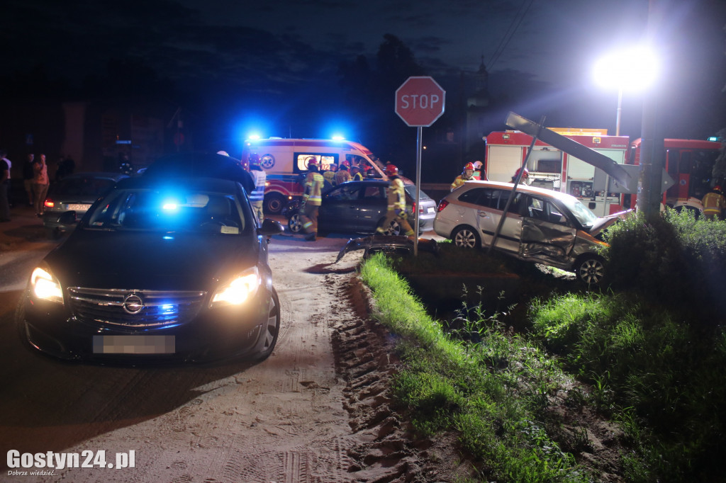 Wypadek na skrzyżowaniu w Kunowie