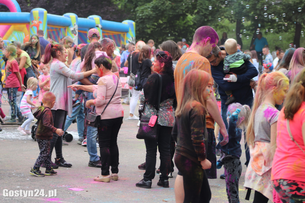 Święto holi w parku i nowy sezon artystyczny w Hutniku