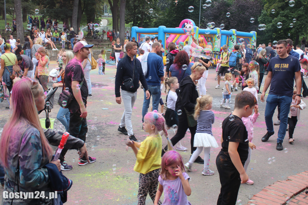 Święto holi w parku i nowy sezon artystyczny w Hutniku