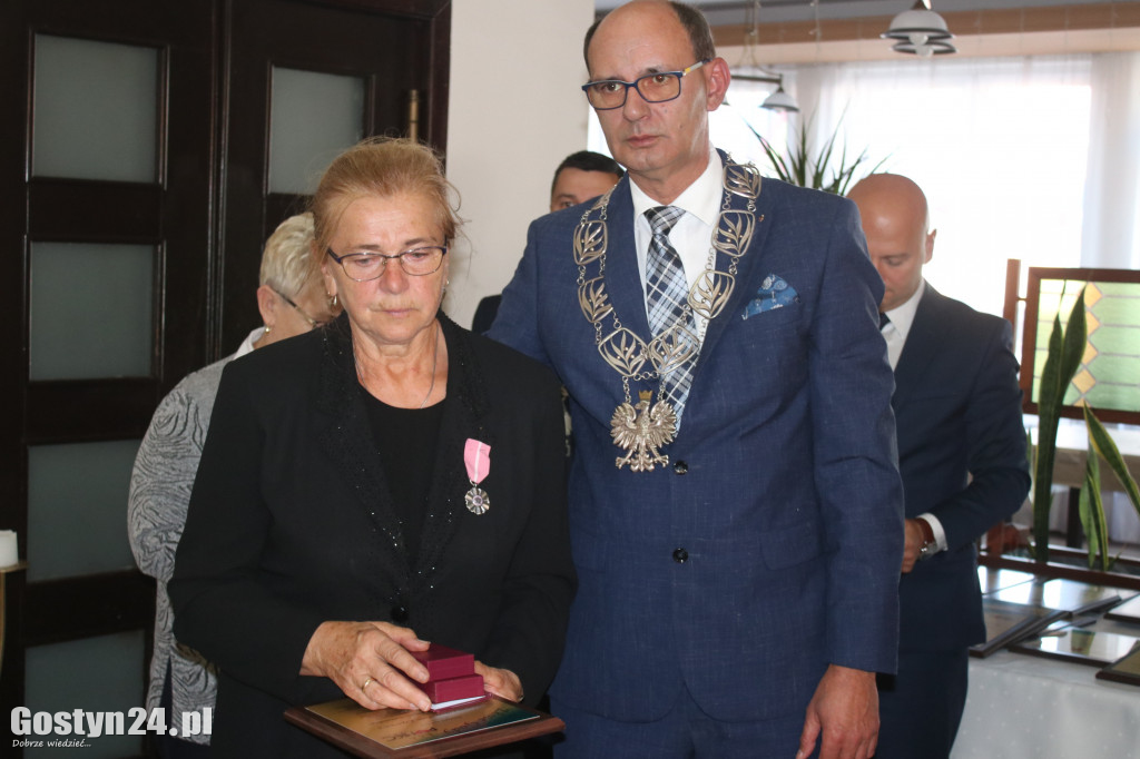 Uroczystość wręczenia medali za długoletnie pożycie w Poniecu