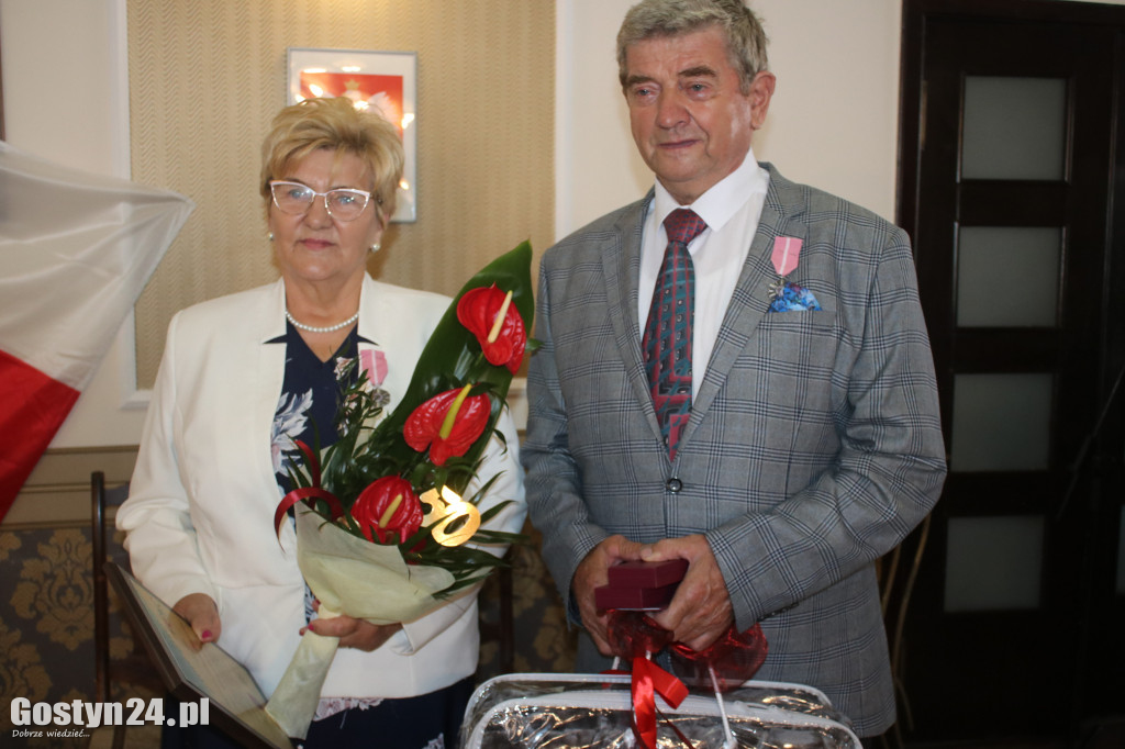 Uroczystość wręczenia medali za długoletnie pożycie w Poniecu
