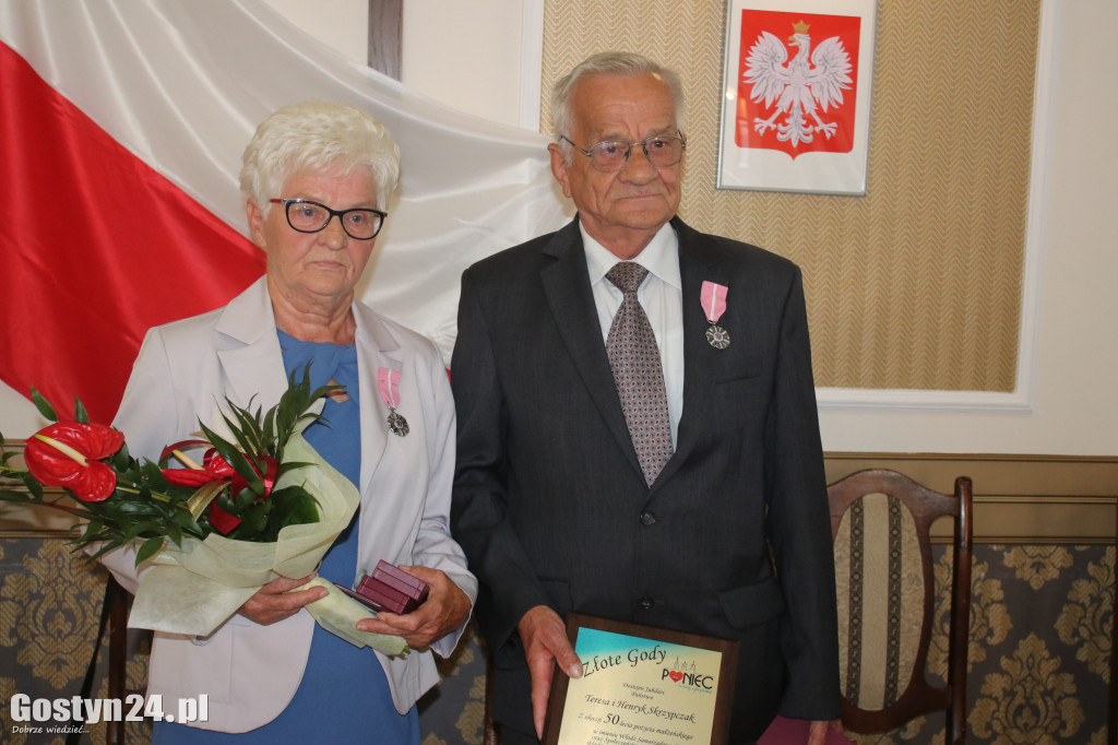 Uroczystość wręczenia medali za długoletnie pożycie w Poniecu