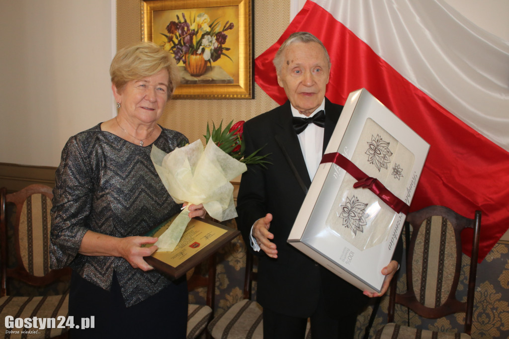 Uroczystość wręczenia medali za długoletnie pożycie w Poniecu