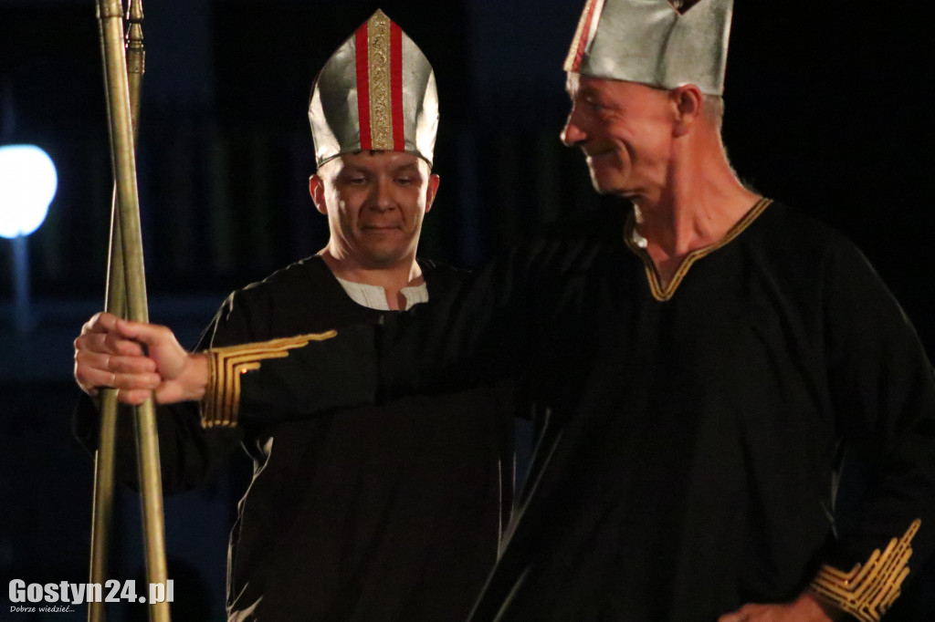 Spektakl Zapomniana Historia na pogorzelskim rynku