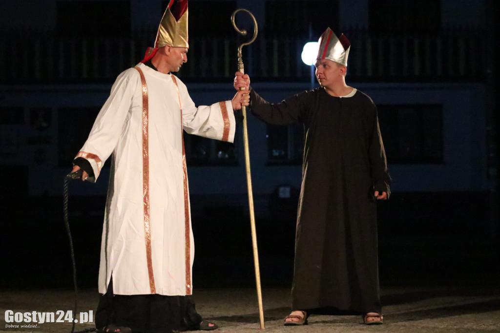 Spektakl Zapomniana Historia na pogorzelskim rynku