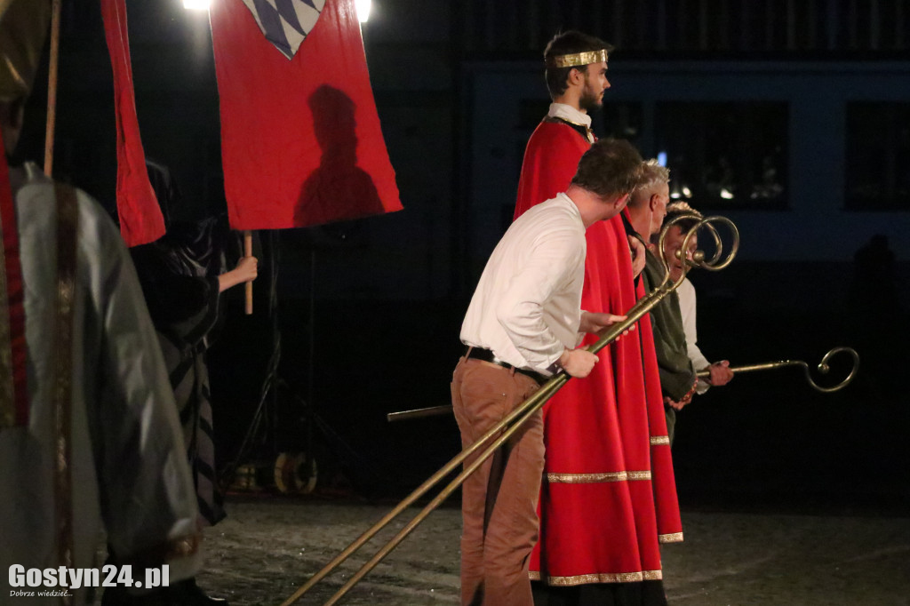 Spektakl Zapomniana Historia na pogorzelskim rynku