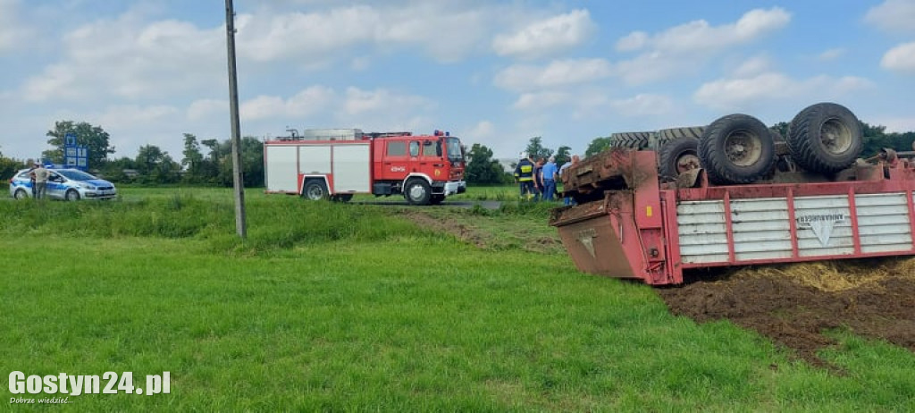 Zdarzenie z udziałem ciągnika na trasie Pępowo-Babkowice