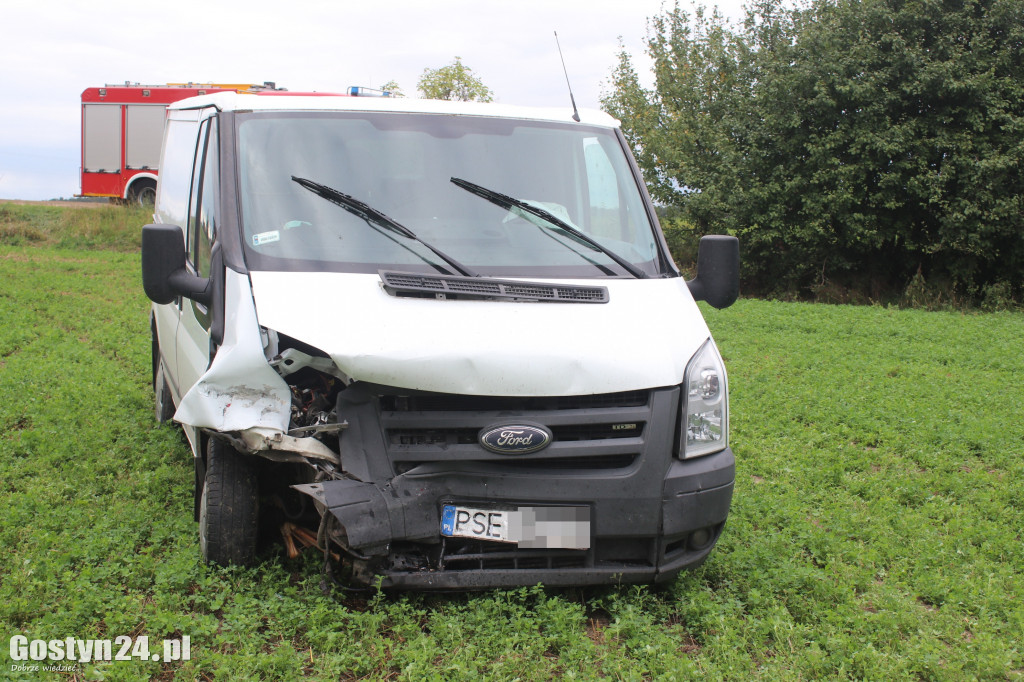 Zderzeni busa i osobówki w Drzęczewie Pierwszym