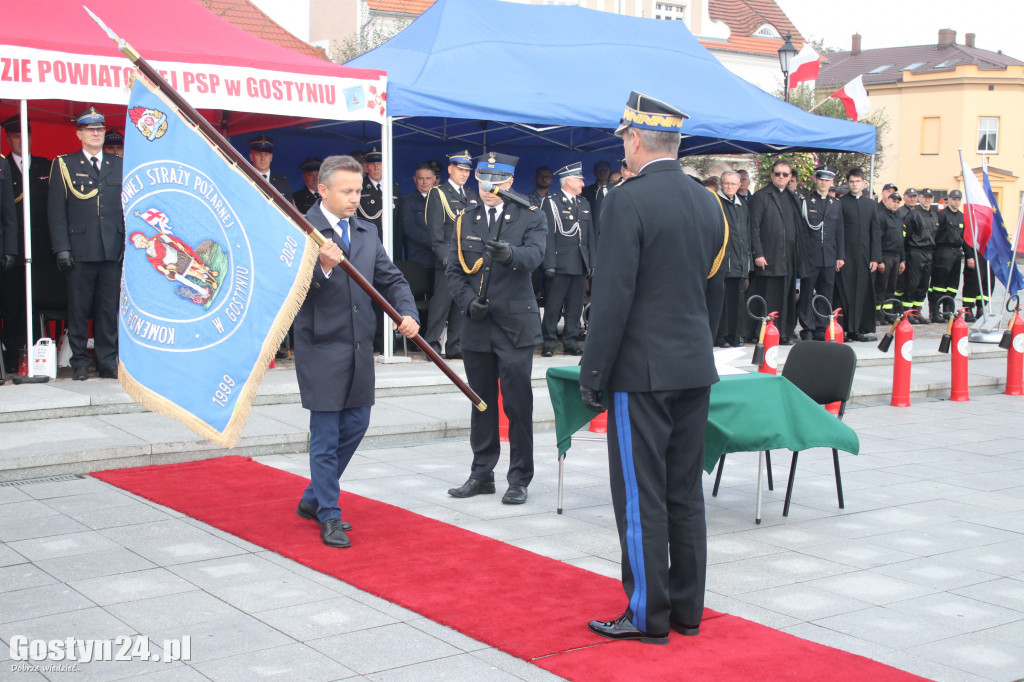 Nadanie i przekazanie sztandaru KP PSP Gostyń