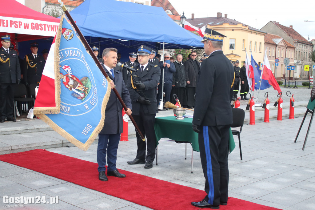 Nadanie i przekazanie sztandaru KP PSP Gostyń