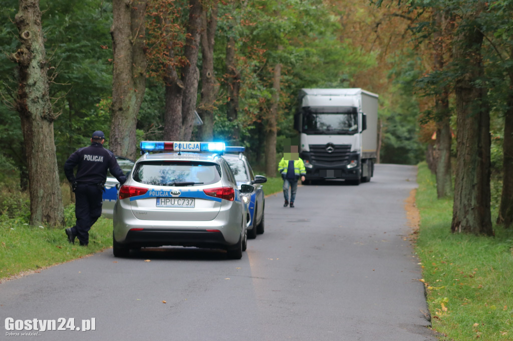 Ford w rowie i akcja policji na trasie Gola-Stary Gostyń