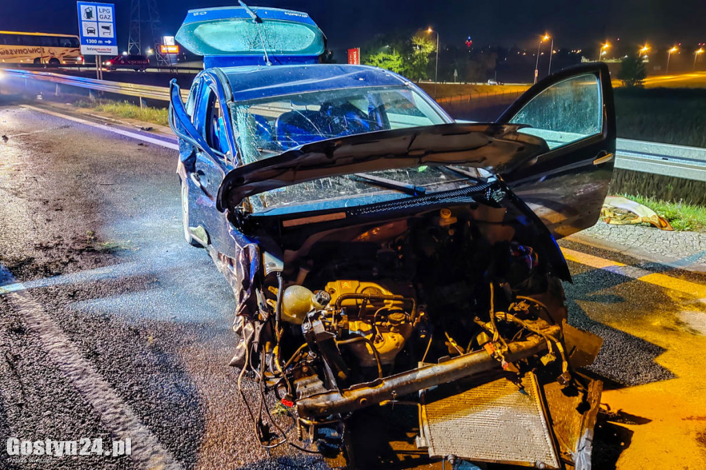 Audi z naszego powiatu, skosiło citroena na obwodnicy Śremu.
