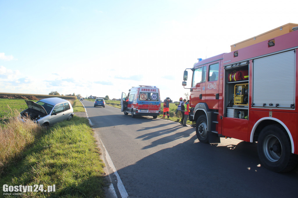 Samochód osobowy wjechał do rowu w Czachorowie