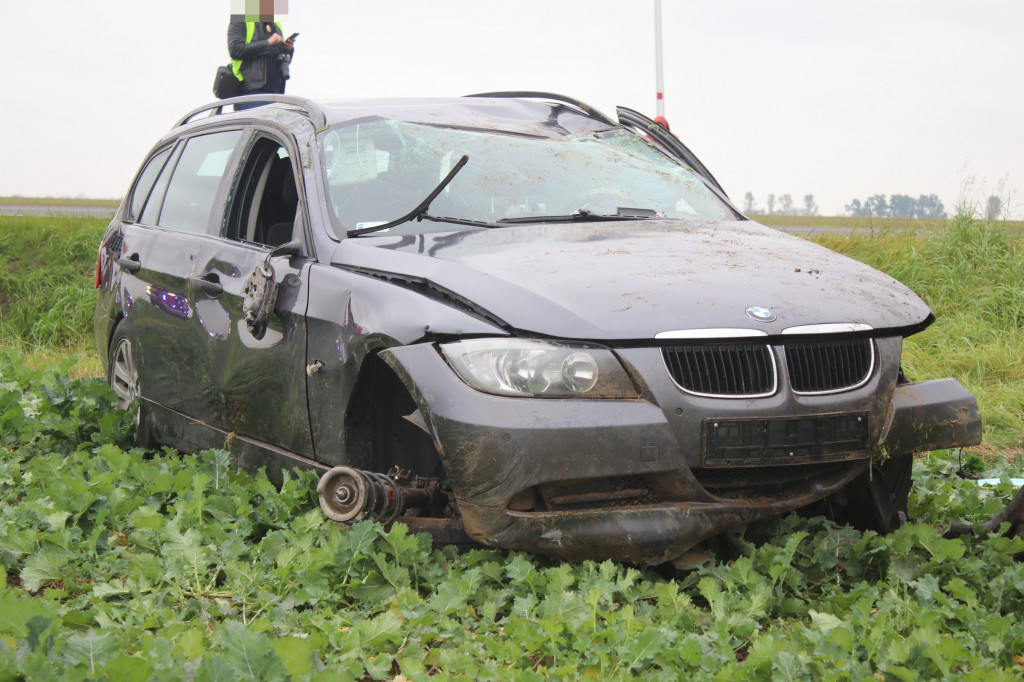 Wypadek BMW i samochodu ciężarowego na trasie Gostyń - Gola