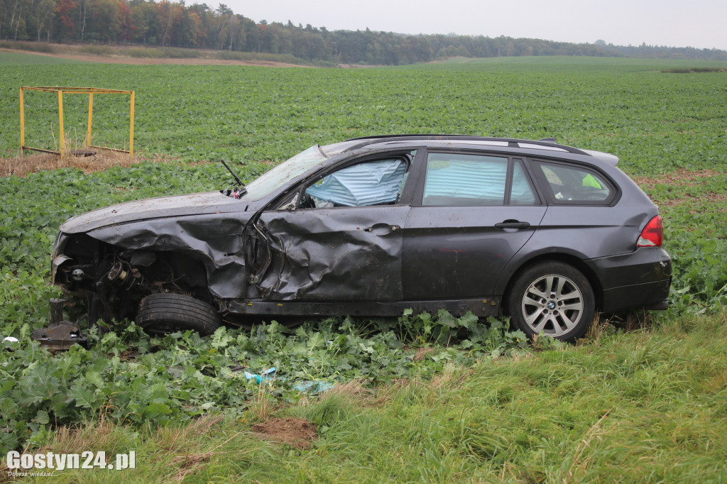 Wypadek BMW i samochodu ciężarowego na trasie Gostyń - Gola
