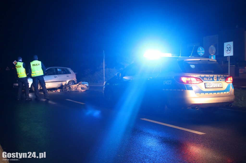 Wypadek skutera i samochodu osobowego w Pudliszkach