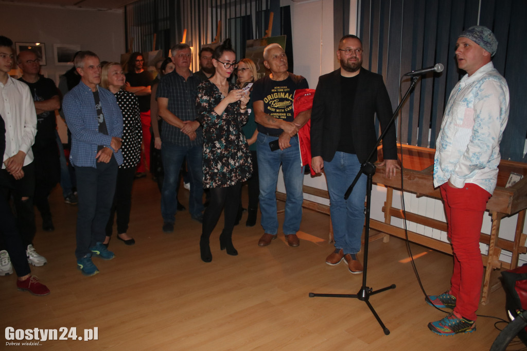 Wernisaż wystawy Macieja Grzymisławskiego Swoją Drogą