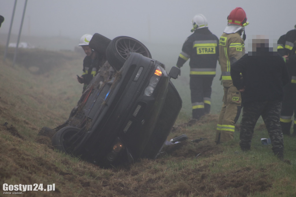 21-latka dachowała w rowie. Jechała za szybko