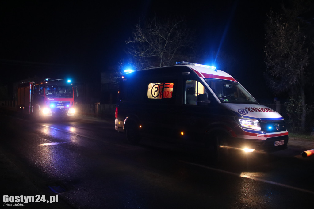 Auto wjechało w środku nocy w płot w Podrzeczu